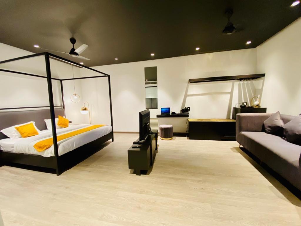 Madhav'S Lap Of Luxury Hotel Moradabad Exterior foto