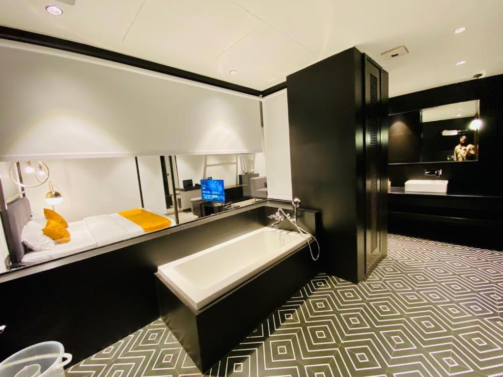 Madhav'S Lap Of Luxury Hotel Moradabad Exterior foto