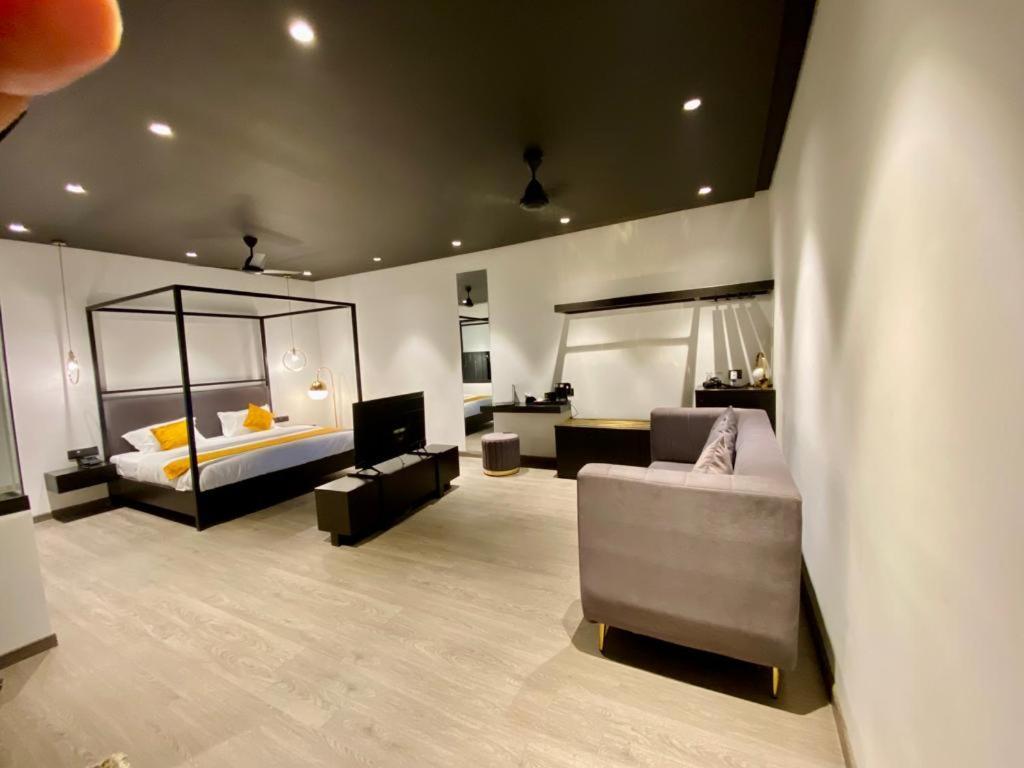 Madhav'S Lap Of Luxury Hotel Moradabad Exterior foto